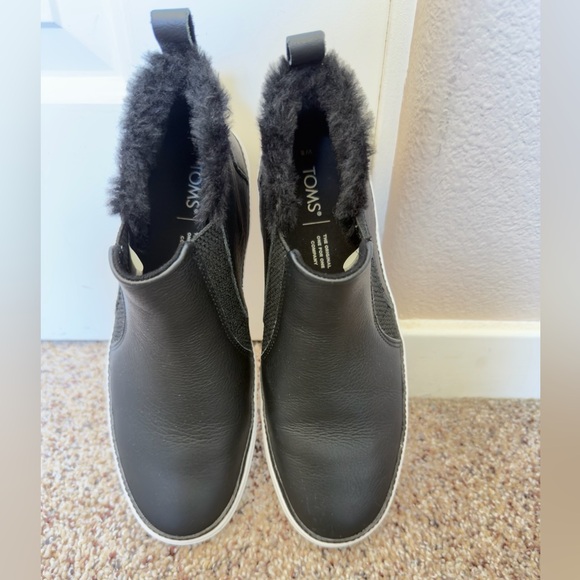 NWOT! Toms Women’s Bryce Pull-On Leather Sneakers Style Boots Size 8 Black - Picture 5 of 9